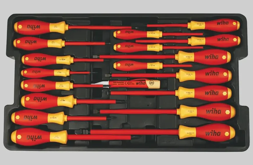 Wiha 32095 19-Piece 1000V Insulated Screwdriver Set