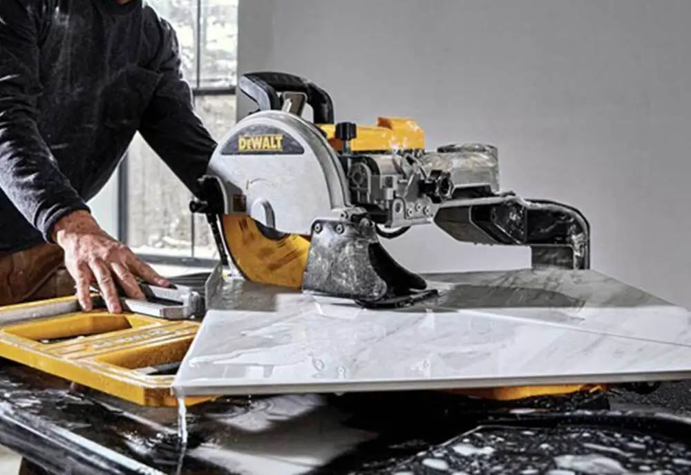 DEWALT Wet Tile Saw