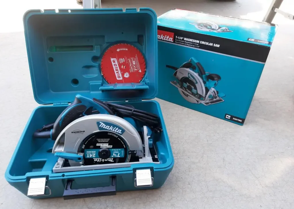 Makita-5007MG-Circular-Saw